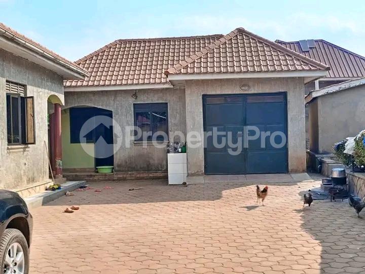4 bedroom Bungalow Apartment for sale Gayaza kayebe  Gayaza Wakiso Central - 3