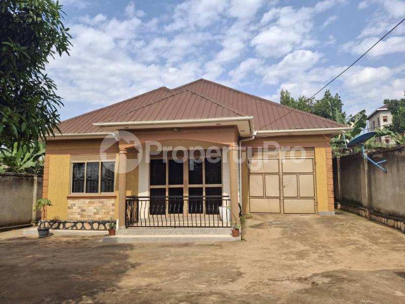 3 bedroom Villa for sale Bweyogerere kiwanga Kampala Central Kampala Central - 0