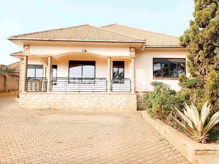 3 bedroom Bungalow Apartment for sale Kyaliwajjala  Kampala Central - 0