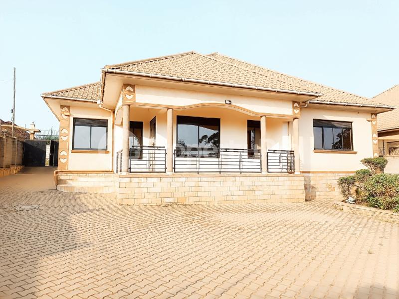 3 bedroom Villa for sale Kyaliwajjara  Kira Wakiso Central - 1