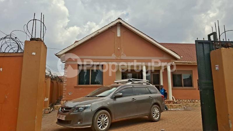 5 bedroom Bungalow Apartment for sale Kyanja Kisaasi Kampala Central - 1