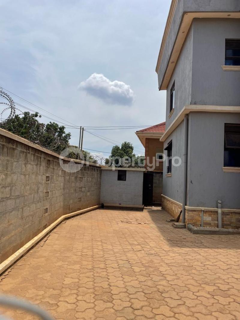 2 bedroom Apartment Block Apartment for sale Namugongo  Kira Wakiso Central - 4