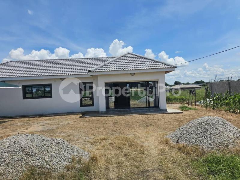 2 bedroom Houses for sale Harrisvale , Bulawayo Harrisvale Bulawayo North Bulawayo - 3