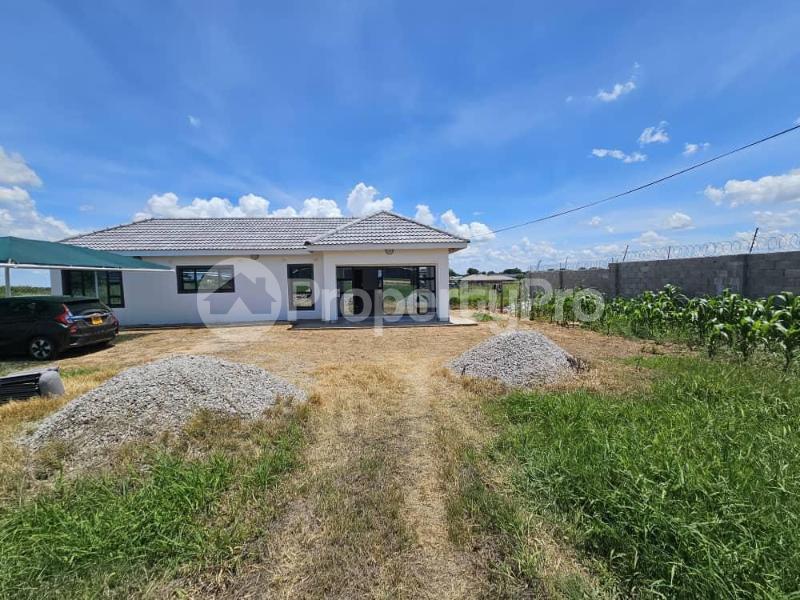 2 bedroom Houses for sale Harrisvale , Bulawayo Harrisvale Bulawayo North Bulawayo - 1