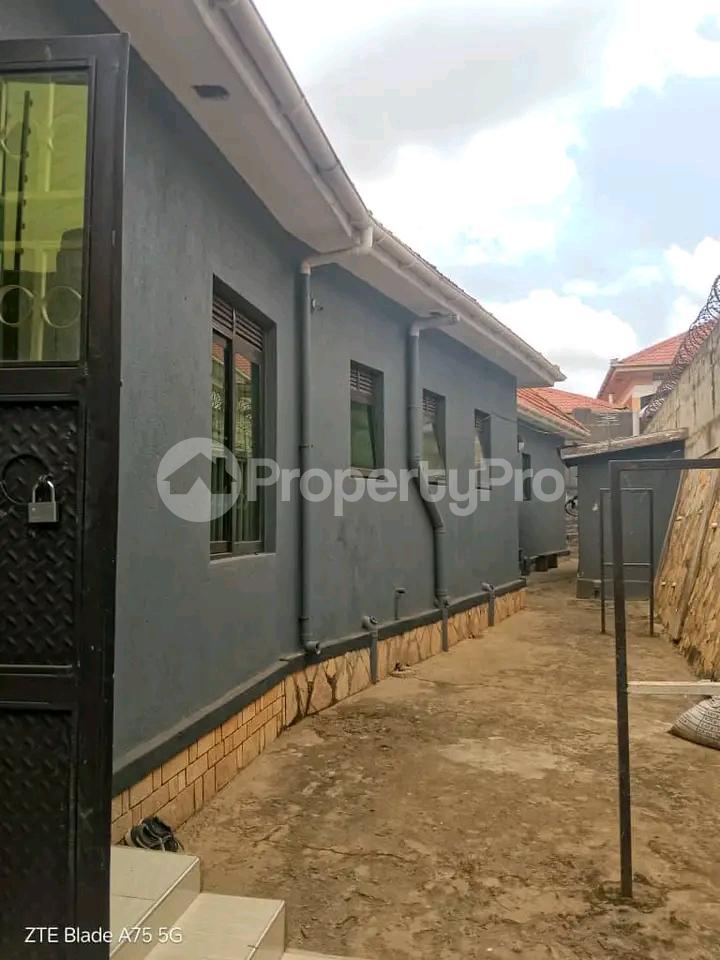 4 bedroom Bungalow Apartment for sale Najjera Road  Kampala Central Kampala Central - 1