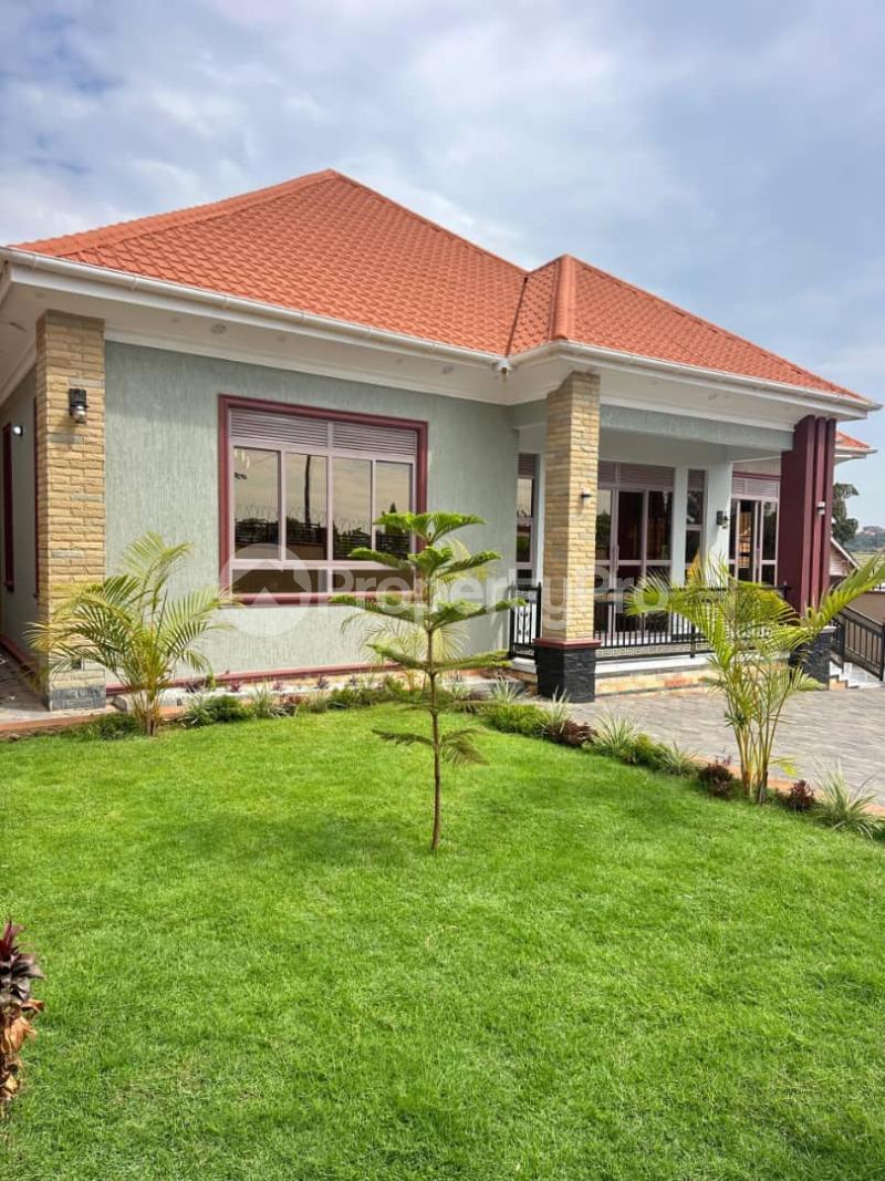 4 bedroom Villa for sale Bwebajja Entebbe road  Kampala Central Kampala Central - 5