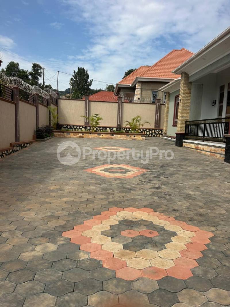 4 bedroom Villa for sale Bwebajja Entebbe road  Kampala Central Kampala Central - 9