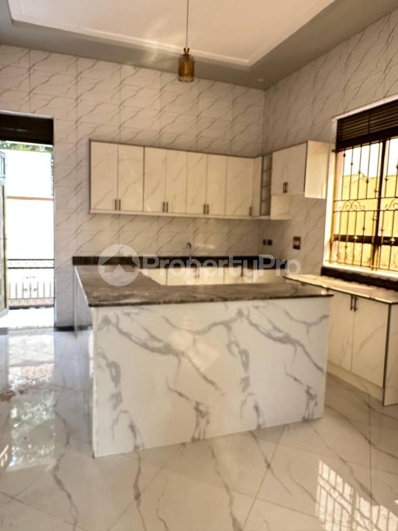 4 bedroom Villa for sale Bwebajja Entebbe road  Kampala Central Kampala Central - 10