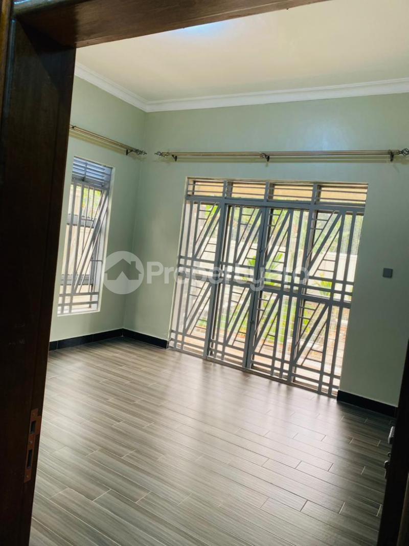 3 bedroom Villa for sale Kitende lumuli Entebbe road  Kampala Central Kampala Central - 7