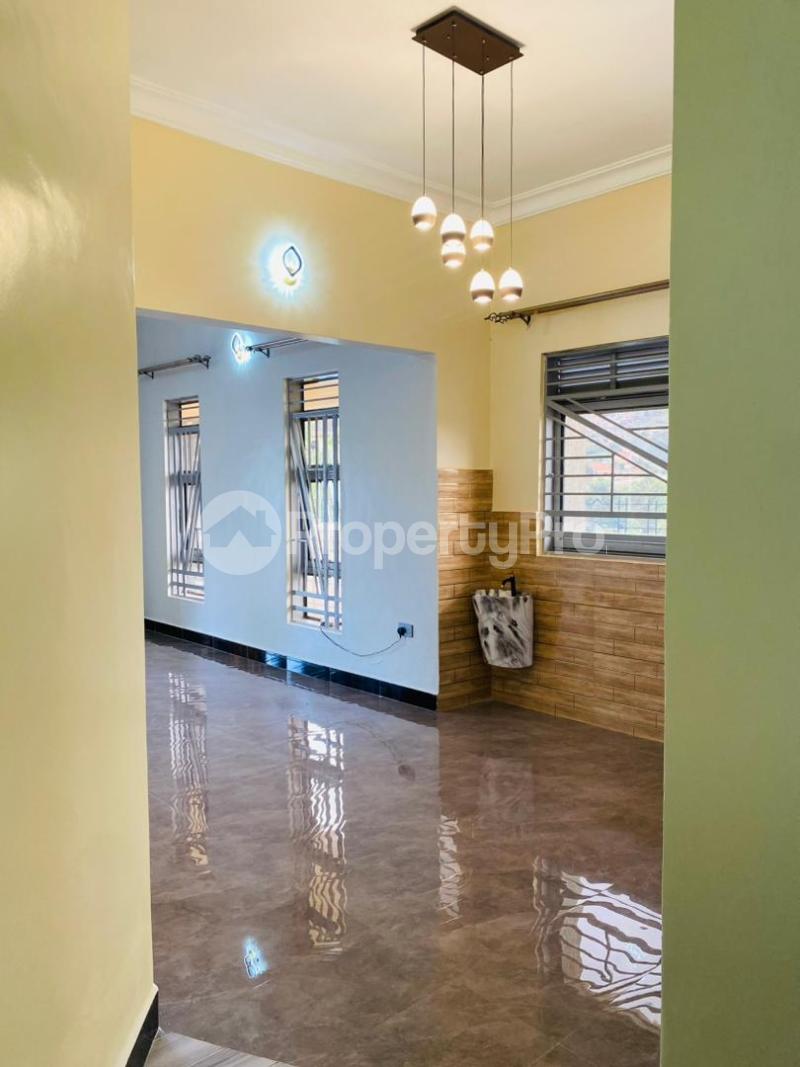 3 bedroom Villa for sale Kitende lumuli Entebbe road  Kampala Central Kampala Central - 11