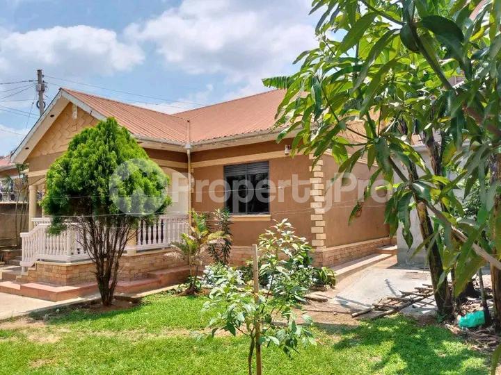 4 bedroom Bungalow Apartment for rent Kisaasi  Kampala Central Kampala Central - 4