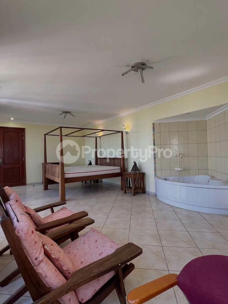 5 bedroom Villa for rent Makindye Kampala Central - 4