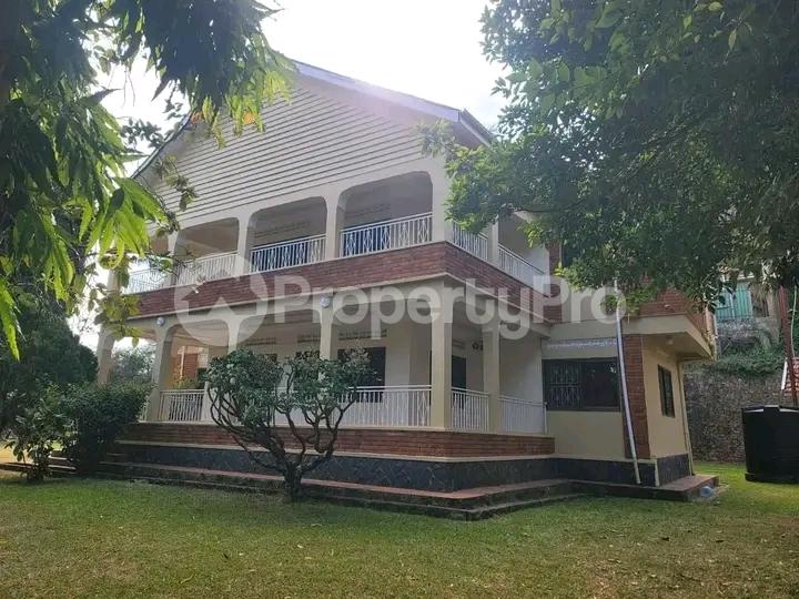 6 bedroom Bungalow Apartment for rent Naguru road  Kampala Central Kampala Central - 1