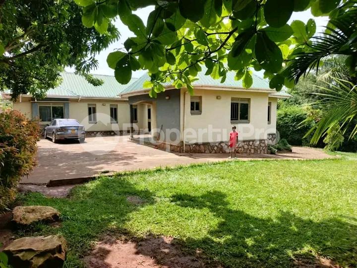 4 bedroom Bungalow Apartment for sale Nkoowe wakiso Wakiso Central - 0