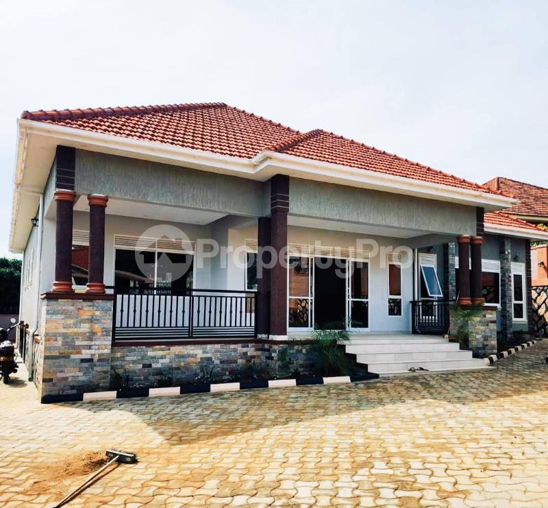 4 bedroom Villa for sale Entebbe road bwebajja  Kampala Central Kampala Central - 2
