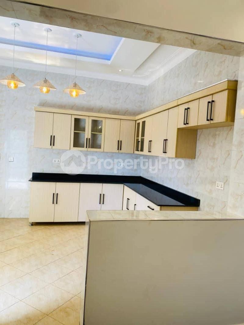 4 bedroom Villa for sale Entebbe road bwebajja  Kampala Central Kampala Central - 7