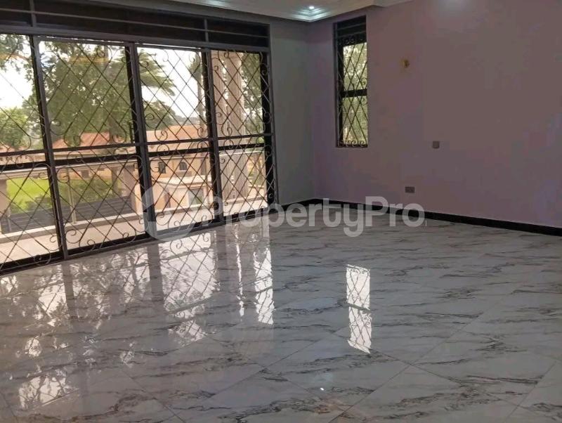 7 bedroom Villa for sale Kira kasangati road  Kira Wakiso Central - 5