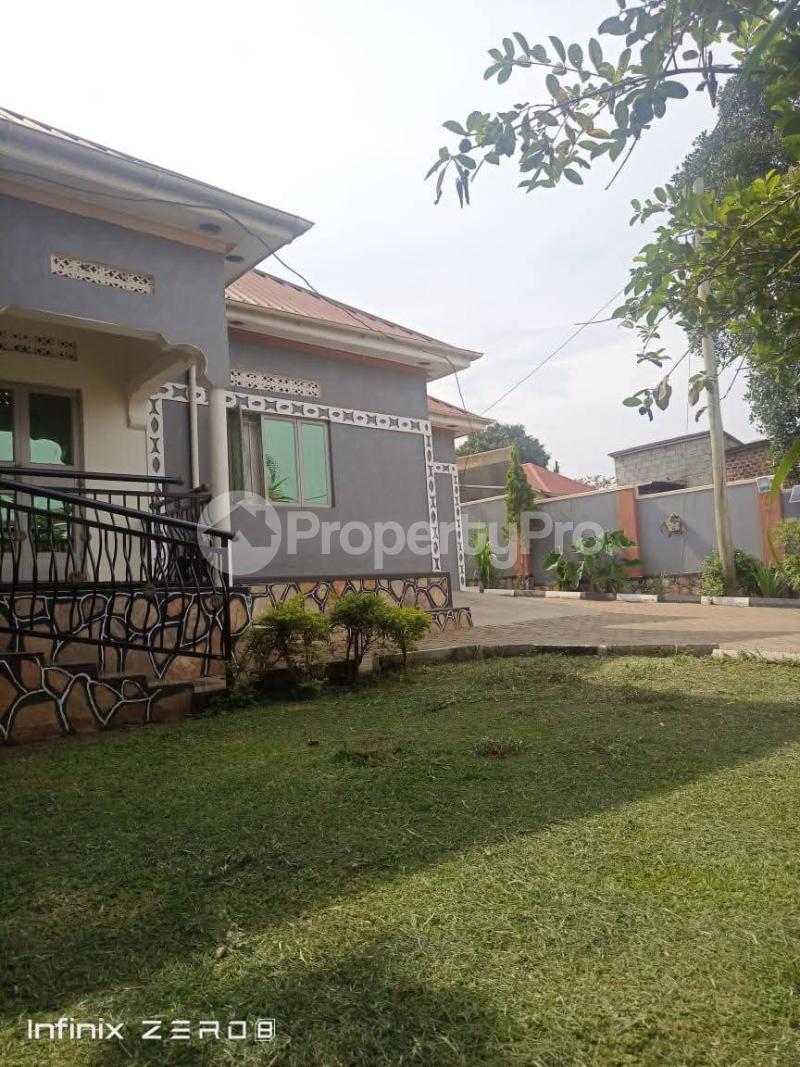 3 bedroom Villa for sale Nalongo masaka road  Nsangi Wakiso Central - 0