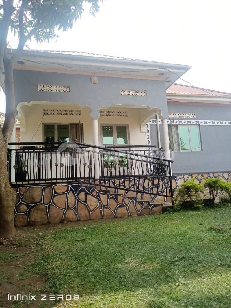 3 bedroom Villa for sale Nalongo masaka road  Nsangi Wakiso Central - 2