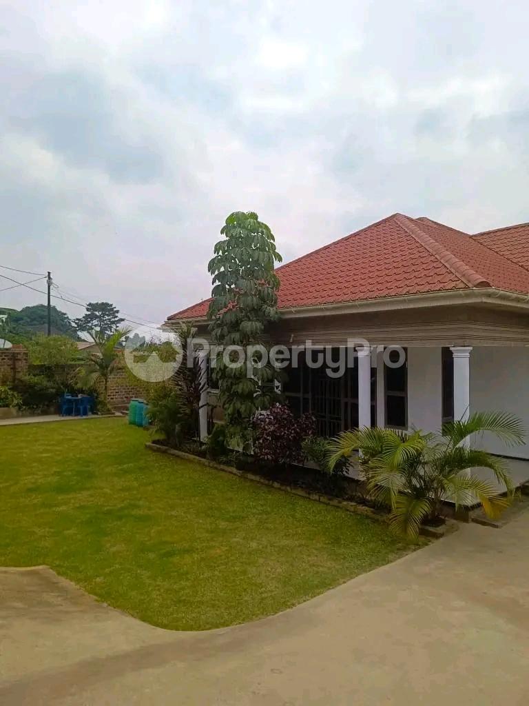 3 bedroom Villa for sale Wakiso nkoowe Nabweru Wakiso Central - 1