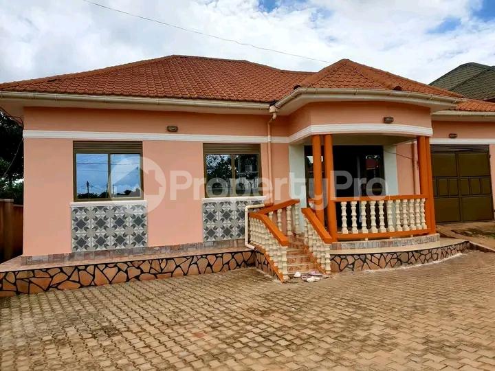 4 bedroom Bungalow Apartment for sale Namugongo seeta road  Kampala Central Kampala Central - 1