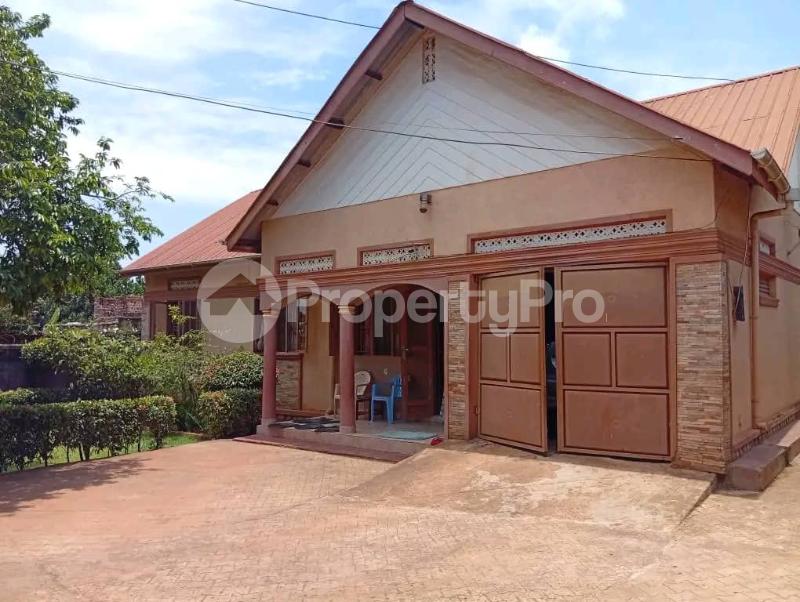 3 bedroom Bungalow Apartment for sale Bweyogere butto  Kampala Central - 1
