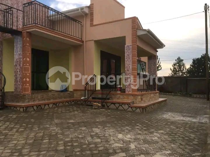 4 bedroom Bungalow Apartment for sale Namugongo road  Kampala Central Kampala Central - 11