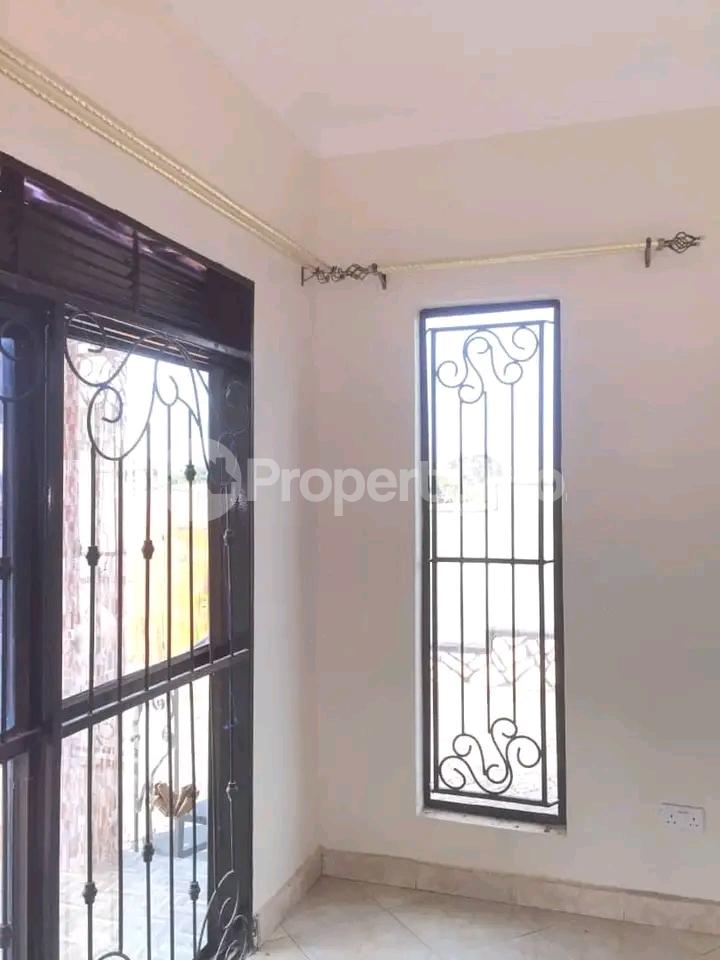 4 bedroom Bungalow Apartment for sale Namugongo road  Kampala Central Kampala Central - 4