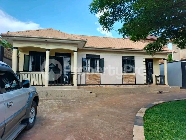 3 bedroom Bungalow Apartment for sale Kira  Kampala Central Kampala Central - 3