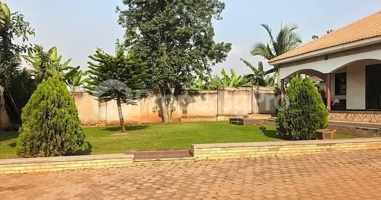 4 bedroom Villa for sale Kayebe Gayaza road  Gayaza Wakiso Central - 2