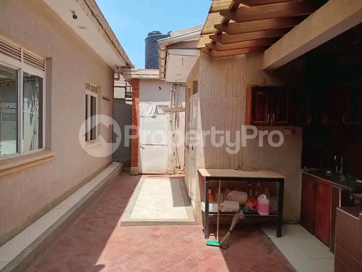 4 bedroom Bungalow Apartment for sale Kira bulindo  Kampala Central Kampala Central - 3