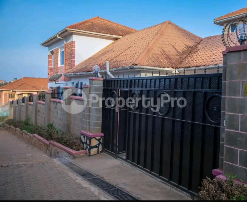 4 bedroom Villa for sale Kyaliwajjara town Kira Wakiso Central - 2
