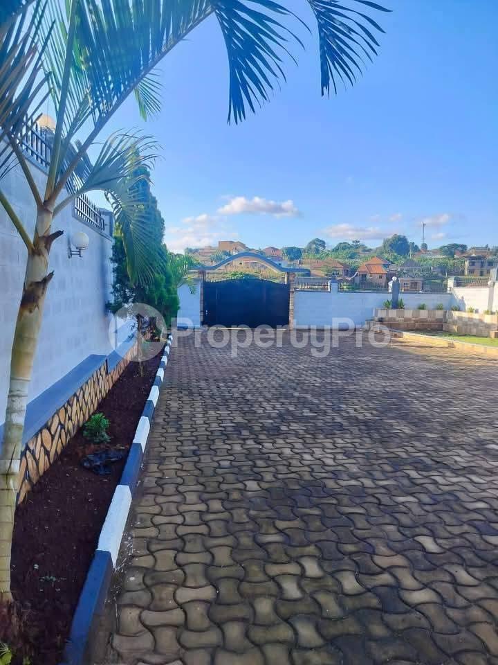 4 bedroom Villa for sale Natete kinaawa Namirembe Kampala Central - 4