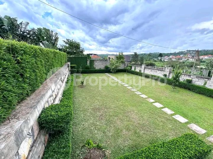 4 bedroom Bungalow Apartment for sale Kira road  Kira Wakiso Central - 3