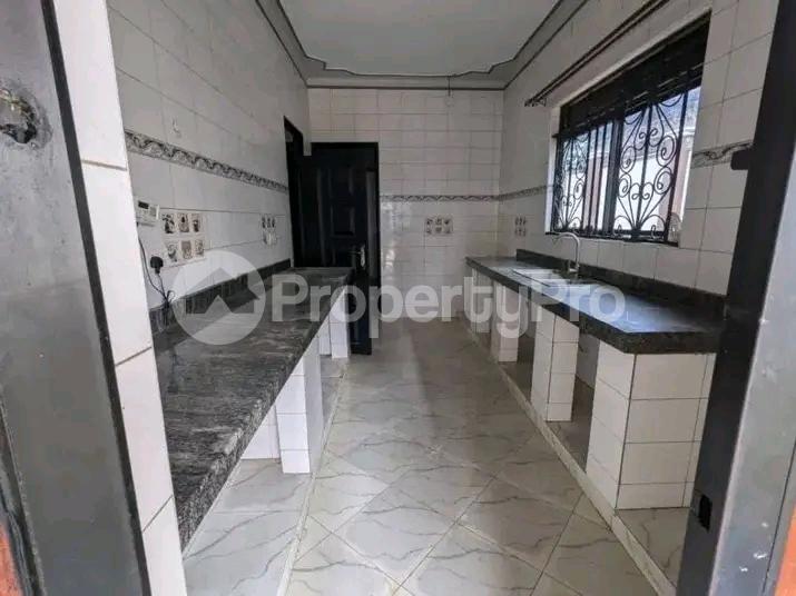 4 bedroom Bungalow Apartment for sale Kasangati kiti  Kira Wakiso Central - 0