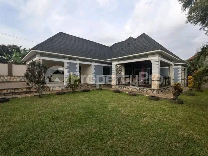 4 bedroom Bungalow Apartment for sale Kira kasangati road  Kampala Central Kampala Central - 1