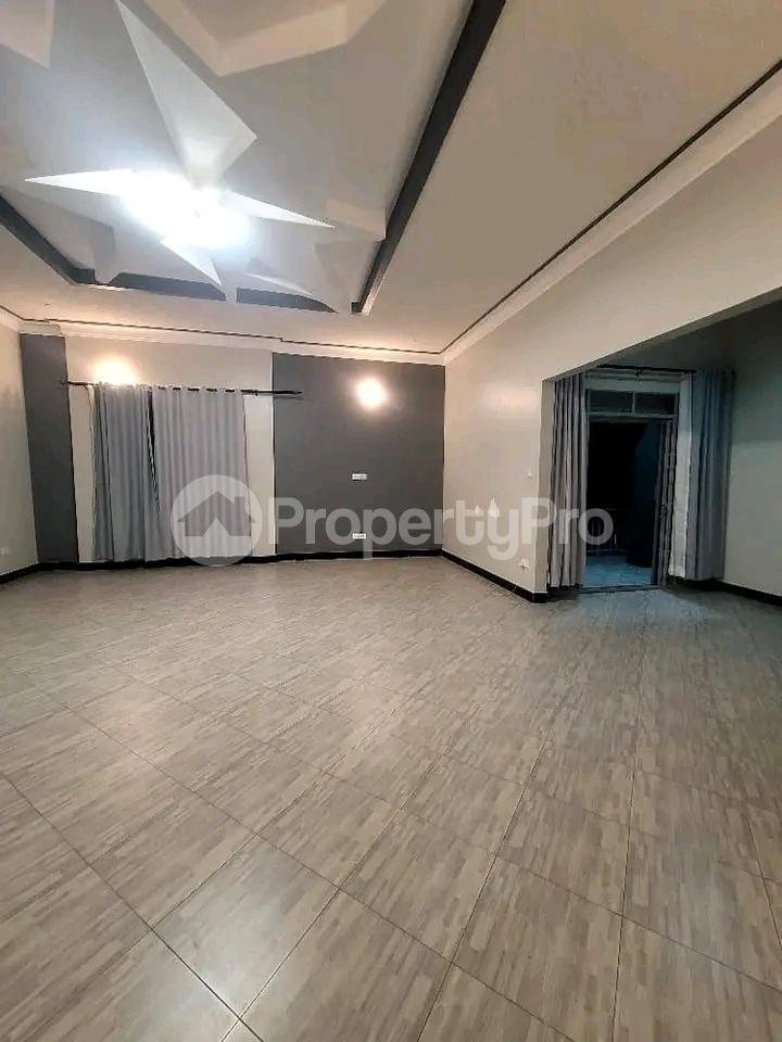 Bungalow Apartment for sale Kitende road  Kampala Central Kampala Central - 5