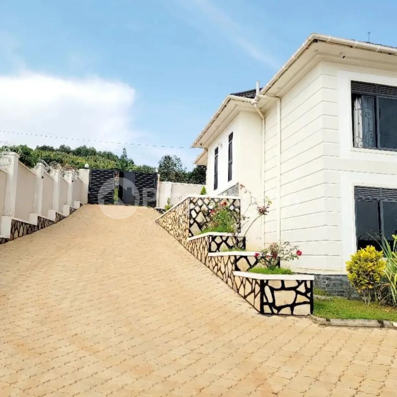5 bedroom Villa for sale Kitende kaga Entebbe road  Kampala Central Kampala Central - 3