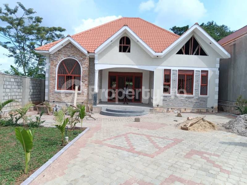 3 bedroom Villa for sale Seeta namilyango road  Goma Mukono Central - 0