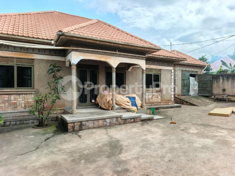 3 bedroom Villa for sale Seeta namugongo road  Goma Mukono Central - 2