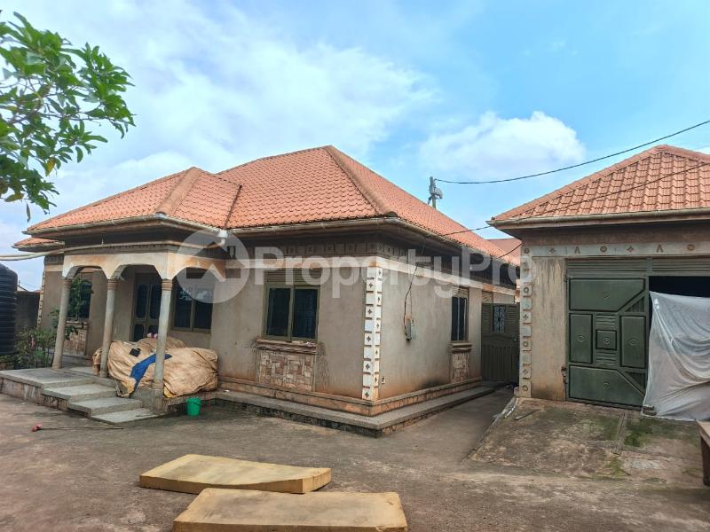 3 bedroom Villa for sale Seeta namugongo road  Goma Mukono Central - 3