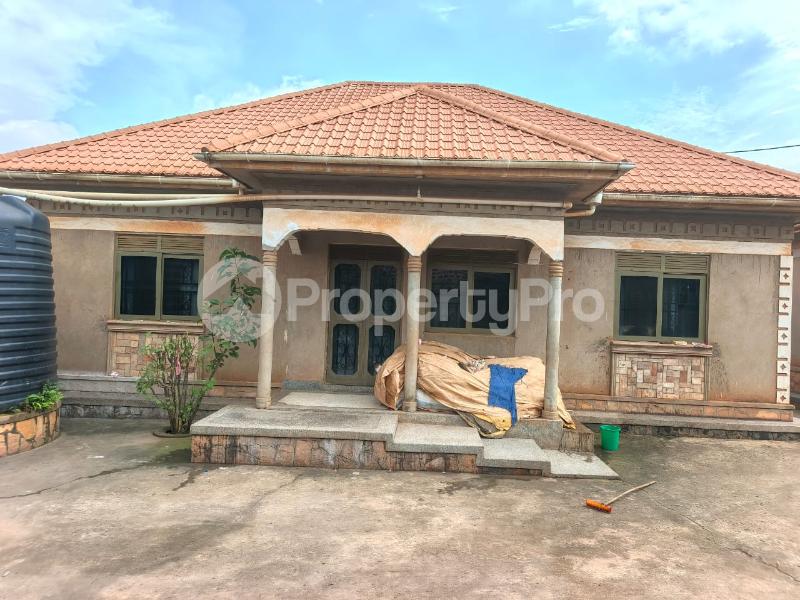 3 bedroom Villa for sale Seeta namugongo road  Goma Mukono Central - 4