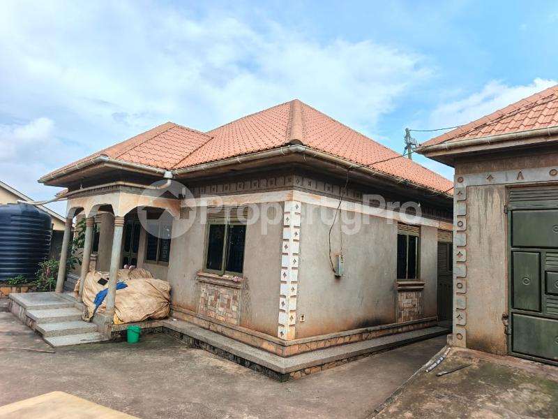 3 bedroom Villa for sale Seeta namugongo road  Goma Mukono Central - 1