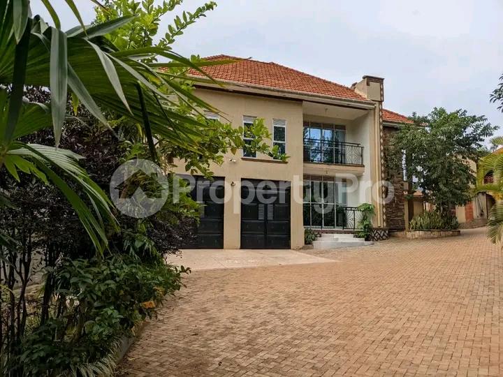 5 bedroom Bungalow Apartment for sale Bwebajja akright estate  Kampala Central Kampala Central - 8
