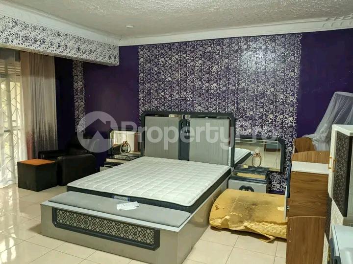 5 bedroom Bungalow Apartment for sale Bwebajja akright estate  Kampala Central Kampala Central - 5