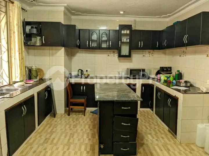 5 bedroom Bungalow Apartment for sale Bwebajja akright estate  Kampala Central Kampala Central - 7