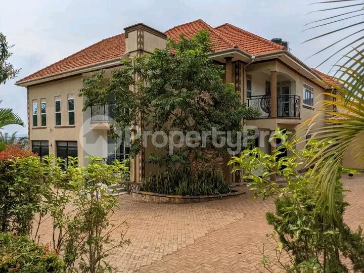 5 bedroom Bungalow Apartment for sale Bwebajja akright estate  Kampala Central Kampala Central - 0