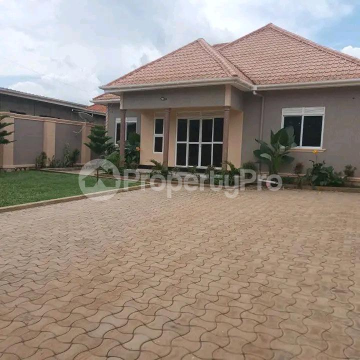 4 bedroom Bungalow Apartment for sale Gayaza road  Kampala Central Kampala Central - 2