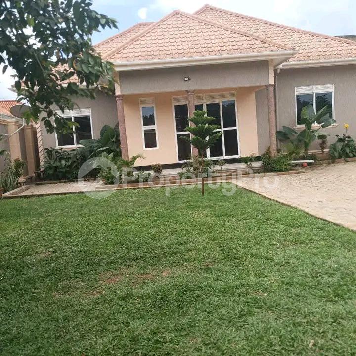 4 bedroom Bungalow Apartment for sale Gayaza road  Kampala Central Kampala Central - 4