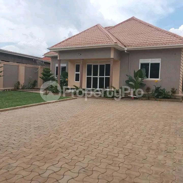 4 bedroom Bungalow Apartment for sale Gayaza road  Kampala Central Kampala Central - 5